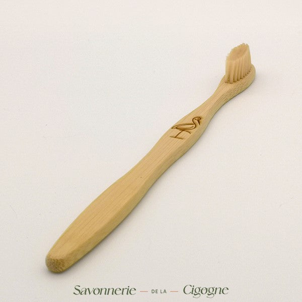 Brosse à Dents en Bambou – Éco-responsable & Naturelle